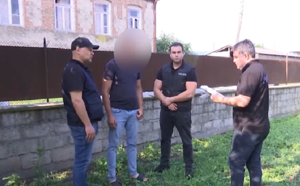 კახეთში, შვილმა მამა მოკლა, ცხედარი კი სახლის ეზოში დამარხა - ბრალდებული დაკავებულია