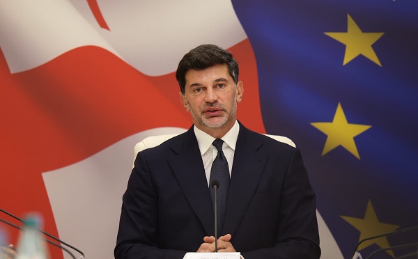 ფილტვის კიბოს სკრინინგის უფასოდ ჩატარების შესაძლებლობა აქვთ თბილისში რეგისტრაციის მქონე 45-დან 75 წლის ასაკის ჩათვლით თამბაქოს აქტიურ მომხმარებლებს ან მოქალაქეებს, რომლებმაც თამბაქოს მოხმარებას ბოლო 15 წელია თავი დაანებეს - კალაძე