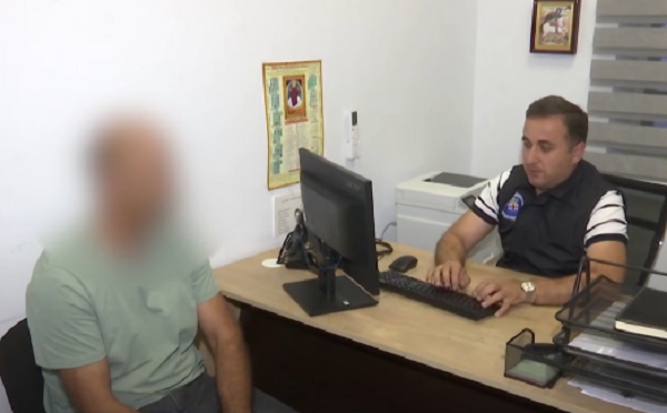 ბრალდებულმა დაზარალებულის პირადი ცხოვრების საიდუმლოს ამსახველი ფოტოსურათები სოციალური ქსელის მეშვეობით რამდენიმე პირს გაუგზავნა - პროკურატურამ ერთი პირი დააკავა