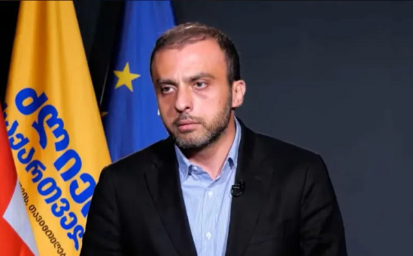 უკვე მერამდენედ ხდება ენერგეტიკული კოლაფსი, მთელი საქართველო გაითიშა და პასუხად გვეუბნებიან რომ თურმე სატესტო ვერსიები ჰქონიათ, ყველა ერთმანეთისკენ იშვერს თითს, თან არავინაა დამნაშავე და ამავე დროს ყველა - გიორგი სიორიძე