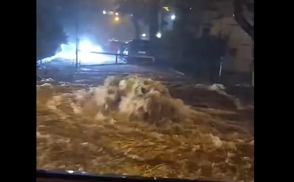 ძლიერი წვიმის შედეგად, დაიტბორა ქუჩები, მეტროსადგურები „რუსთაველი“, „ვაჟა-ფშაველა“, ჩიქოვანის ქუჩაზე დაზიანდა გაზსადენი მილი და მოხდა მიმდებარე მოსახლეობის ევაკუაცია, მერიის სამსახურები საგანგებო რეჟიმში მუშაობენ - თბილისის მერია