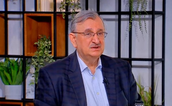 ხელისუფლების ანტისახელმწიფოებრივმა ქმედებამ სერიოზული ეჭვები გააჩინა: ხომ არ შედიოდა აფხაზეთის გავლით რუსეთში სხვა სახის საქონელიც? თავის დროზე ყველაფერი გაირკვევა, განა ერთმანეთის მხილებით არ არიან დაკავებულები? - რომან გოცირიძე 