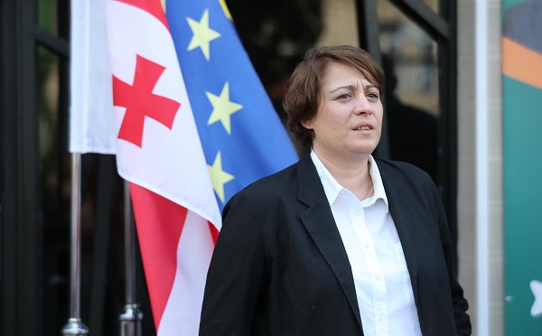 ამერიკა არნახულ ეკონომიკურ სიკვდილს ჰპირდება ირანს, ამ ფონზე ჩვენი რუსული დე-ფაქტო მმართველობა ირანს ეხმარება, ეს არის სახელმწიფოს უდიდეს საფრთხეში ჩაგდება, ეს არის ღალატი! - ელენე ხოშტარია