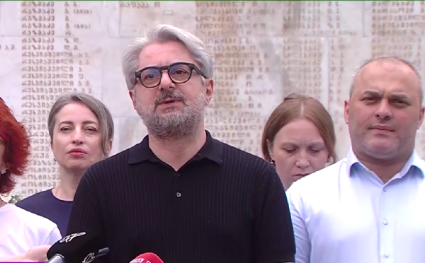 მინდა საქართველოს დამაქცევარ და ხელისუფლების მიმთვისებელ ივანიშვილის რეჟიმს ვკითხო: ვინ დაიწყო ომი 1992 წელს აფხაზეთში? შემთხვევით ესეც ჩვენ ხომ არ ვიყავით?! - ნიკა გვარამია