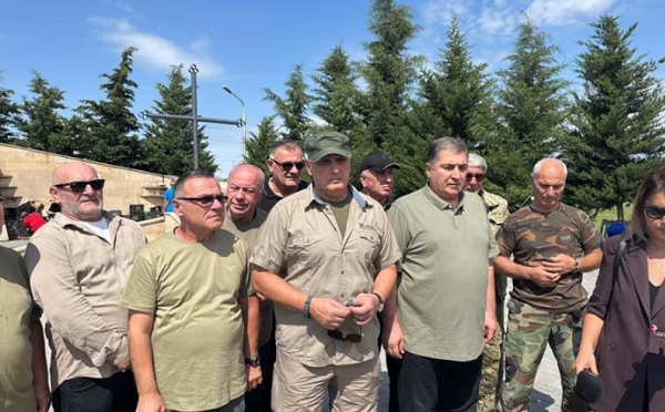 ჩვენ სიმართლით ვიბრძოლებთ, რათა ერთხელ და სამუდამოდ დასრულდეს საუბარი იმაზე, თუ ვინ დაიწყო ომი, ომი დაიწყო რუსეთმა, რუსეთი არის ოკუპანტი - ვახტანგ კაპანაძე