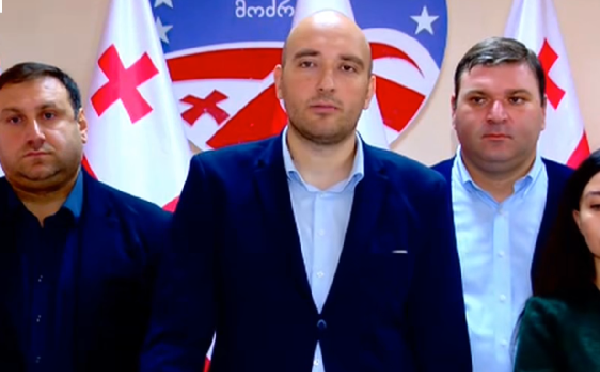 შსს-სგან მივიღეთ ინფორმაცია, რომ თურმე არ შეიძლება 1-ელ ოქტომბერს აქცია ჩატარდეს მიხეილ სააკაშვილის თავისუფლების მოთხოვნით, მიუხედავად ტექნიკური დაბრკოლებისა, აუცილებლად მივალთ რიყის დოქებთან - ირაკლი ფავლენიშვილი
