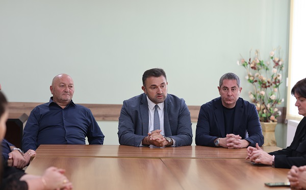 გიორგი კალანდარიშვილმა ცესკო-ს ხელმძღვანელი პირებთან ერთად ვანის საოლქო საარჩევნო კომისიაში შეხვედრა გამართა