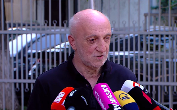 აქ ახლა მე კი არ უნდა ვიდგე, აქ უნდა იდგნენ კობახიძე და მდინარაძე, რადგან მათ დაადო ხელი ღარიბაშვილმა - გია ხუხაშვილი