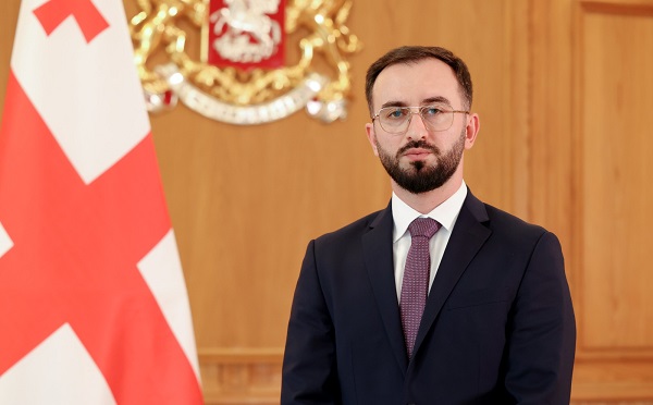 პრეზიდენტის ადმინისტრაციის უფროსად ლუკა ეხვაია დაინიშნა