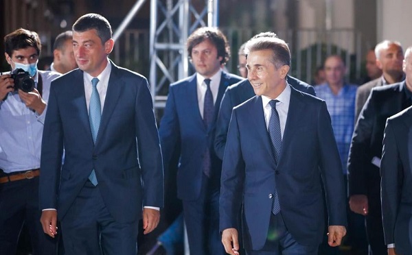 შალვა პაპუაშვილის ინფორმაციით, განახლებული საკონსტიტუციო სარჩელი, რომელსაც პარტია „გახარია საქართველოსთვის“ დაემატა, ხელმოწერილია და საკონსტიტუციო სასამართლოში დღეს შევა
