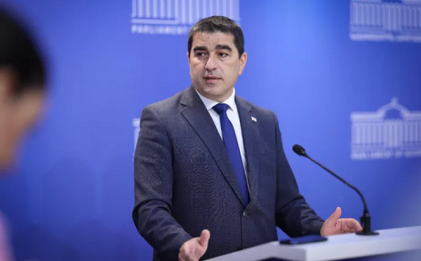რა შეატყვეთ ჩვენს გუნდს, რომ რაიმე არეულობა შეიძლება იყოს? ბიძინა ივანიშვილს სურდა პოლიტსაბჭოსთან შეხვედრა, რადგან ასეთი შეხვედრიდან დიდი დრო იყო გასული - შალვა პაპუაშვილი