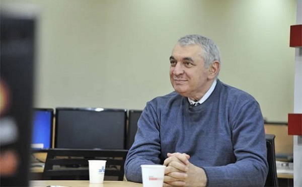 ვერ გავიგე, ამ სარჩელის სასამართლო განხილვას რატომ გადასცემთ ღია ეთერში, სადაც ასაკრძალი ოპოზიცია მთელი ქვეყნის დასანახად ისე გაბურთავებთ და მიწასთან გასწორებთ, რომ თქვენი მომხრეების გოდება და კბილთა ღრჭენა მესმის უკვე? - დავით ზურაბიშვილი
