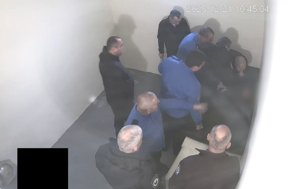 პენიტენციური სამსახური მსჯავრდებულ გიორგი დავითაძის 2025 წლის 21 დეკემბერს დეესკალაციის საკანში გადაყვანისა და ყოფნის ამსახველ ვიდეოკადრებს ავრცელებს