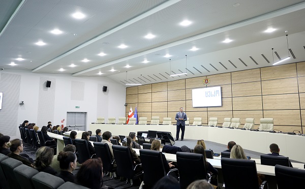 ცესკო-მ სტუდენტური პარლამენტის და მთავრობის წარმომადგენლებს უმასპინძლა