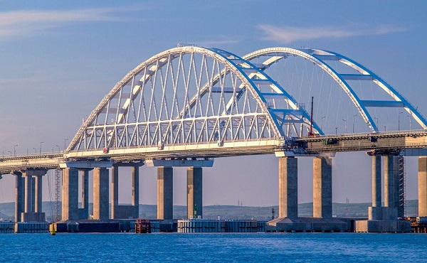 პუტინმა ყირიმის სარკინიგზო ხიდი გახსნა