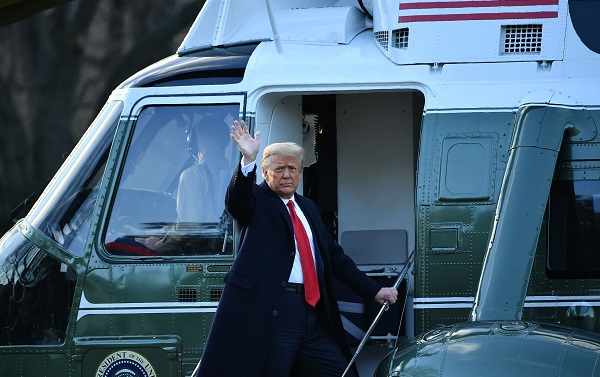 დონალდ ტრამპმა თეთრი სახლი დატოვა